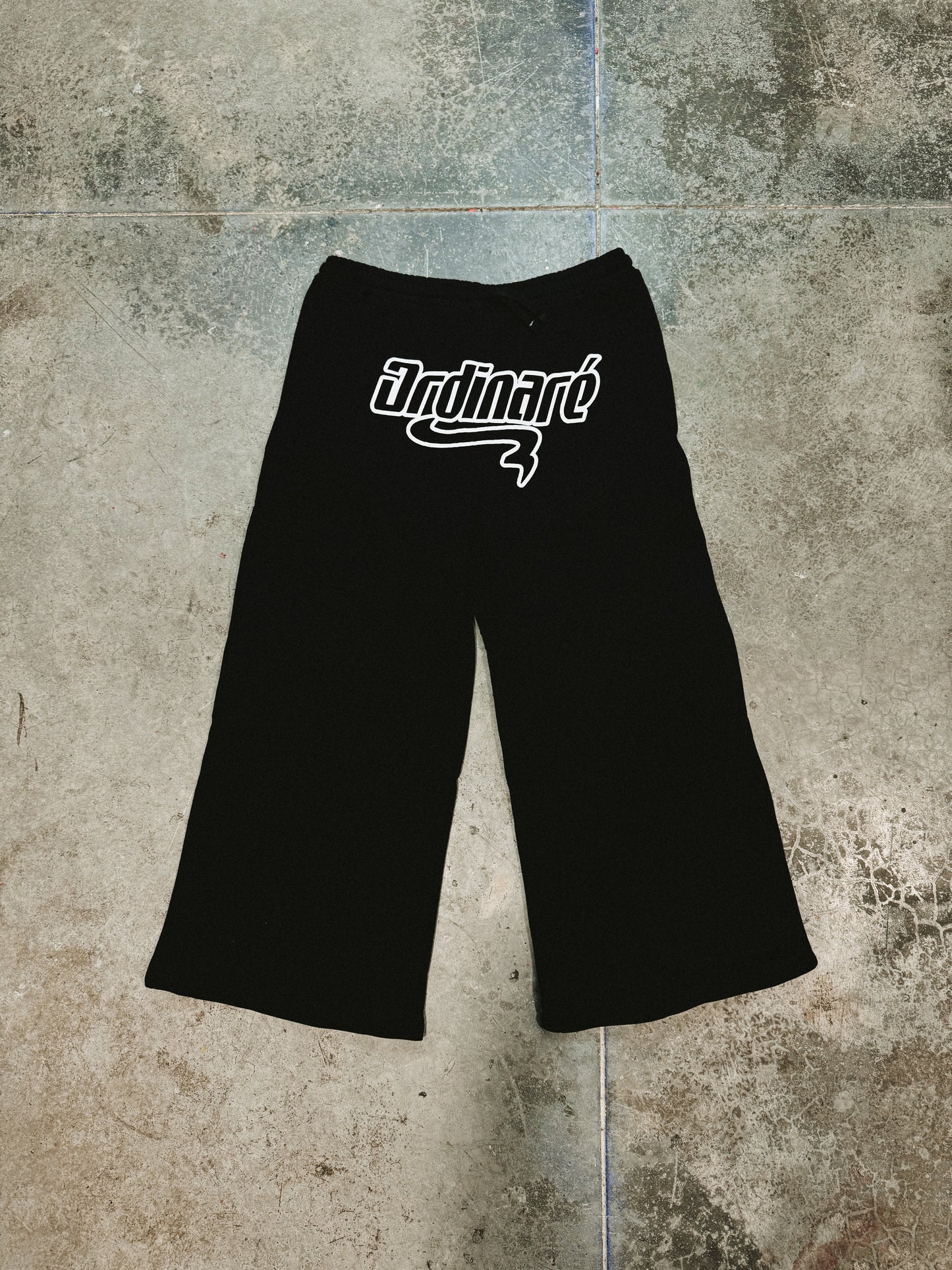 ORDINARÉ SWEATS (Black)